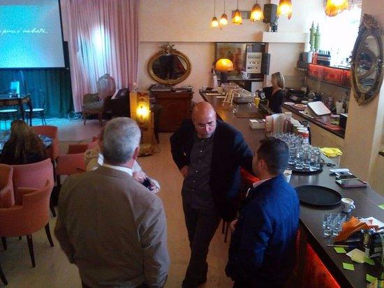 Cafe Πολυχώρος Αίτιον